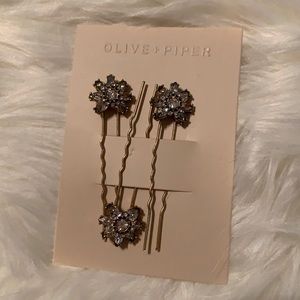 ✨Brand new✨ gold and crystal olive+piper hairpins